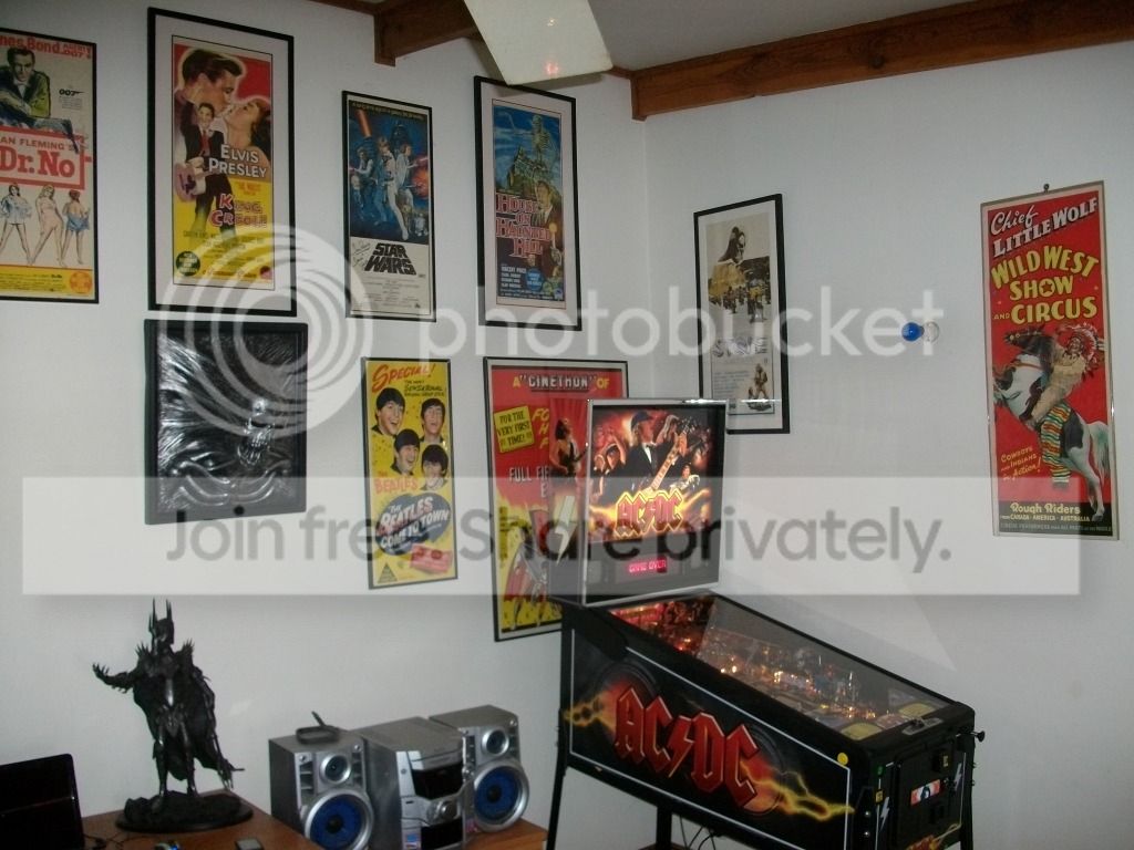 photo eudundaposters002-2.jpg