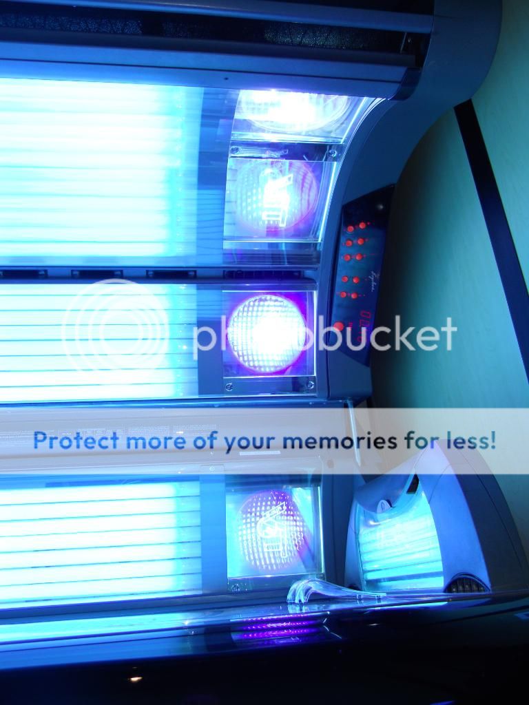 Ergoline 600 Commercial Tanning Bed 12 MIN 300+ HOURS LEFT ON LAMPS