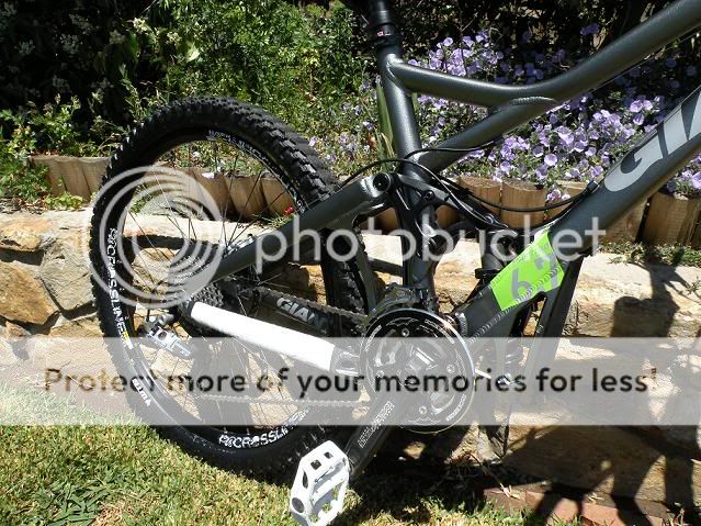 2009+Giant+Reign+2+Specifications 2009 Giant Reign 2 Specifications http://www.pic2fly.com/2009+Giant ...